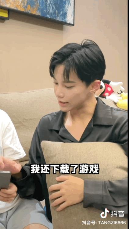 抖音很甜的情侶男的不露面（抖音情侶里有個女生,男生一直沒有出現(xiàn)過）