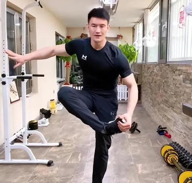 嘎子的抖音，抖音上有個(gè)簡(jiǎn)單哥是干什么的？