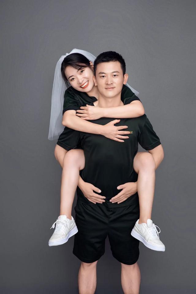 結(jié)婚2年紀(jì)念日的唯美句子發(fā)朋友圈，結(jié)婚兩周年紀(jì)念日朋友圈說(shuō)說(shuō)圖片？