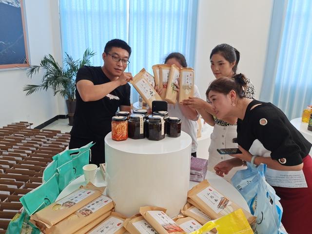 短視頻運營帶貨賺錢是真的嗎，學做直播帶貨？