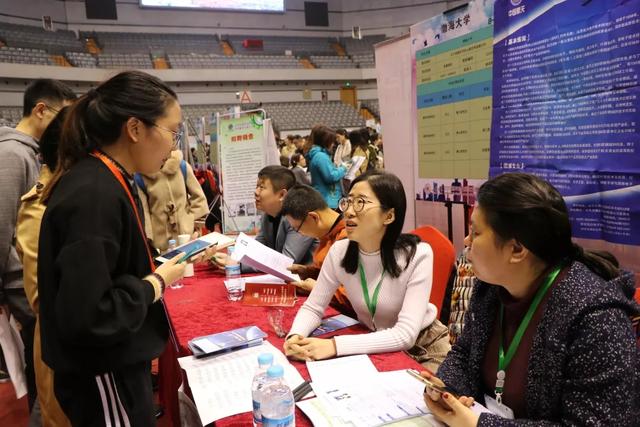 什么專業(yè)最賺錢 適合女生的工作（什么專業(yè)最賺錢 適合女生的職業(yè)）
